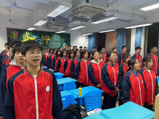 青春此刻唱响   爱国永铸心间