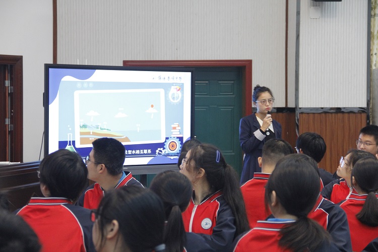 李萍.jpg 李萍.jpg