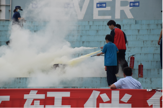 四川省绵阳普明中学消防疏散演练和灭火实操演练