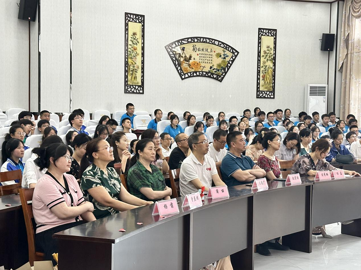 岁月染芳华 桃李育芬芳——曾益琼、薛丽老师退休欢送会