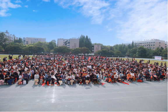 十八而至承大任，慷慨高歌向未来——绵阳普明中学高2021级组织召开高考倒计时30日冲刺暨励志感恩活动