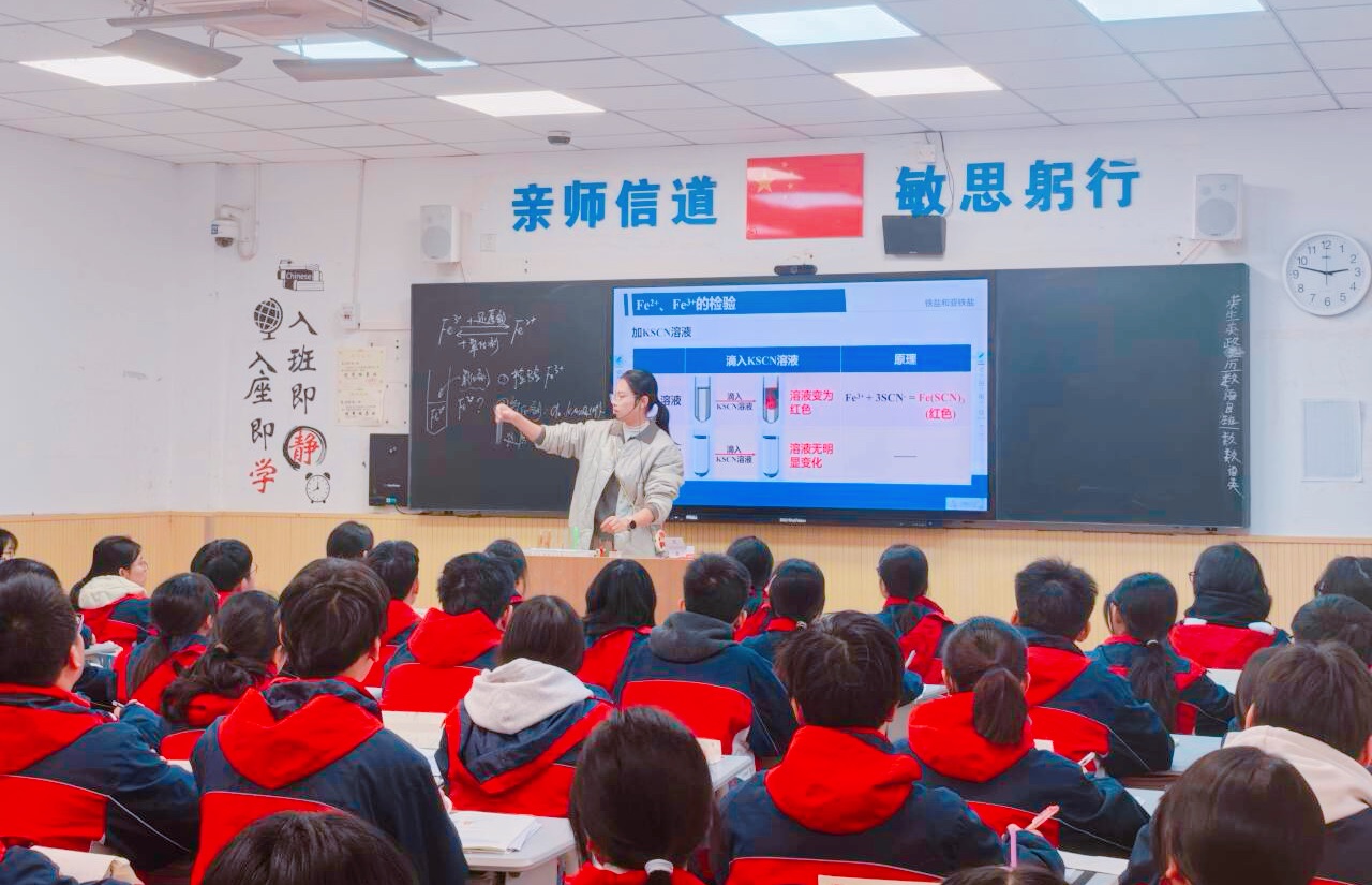 黎燕.png 黎燕.png